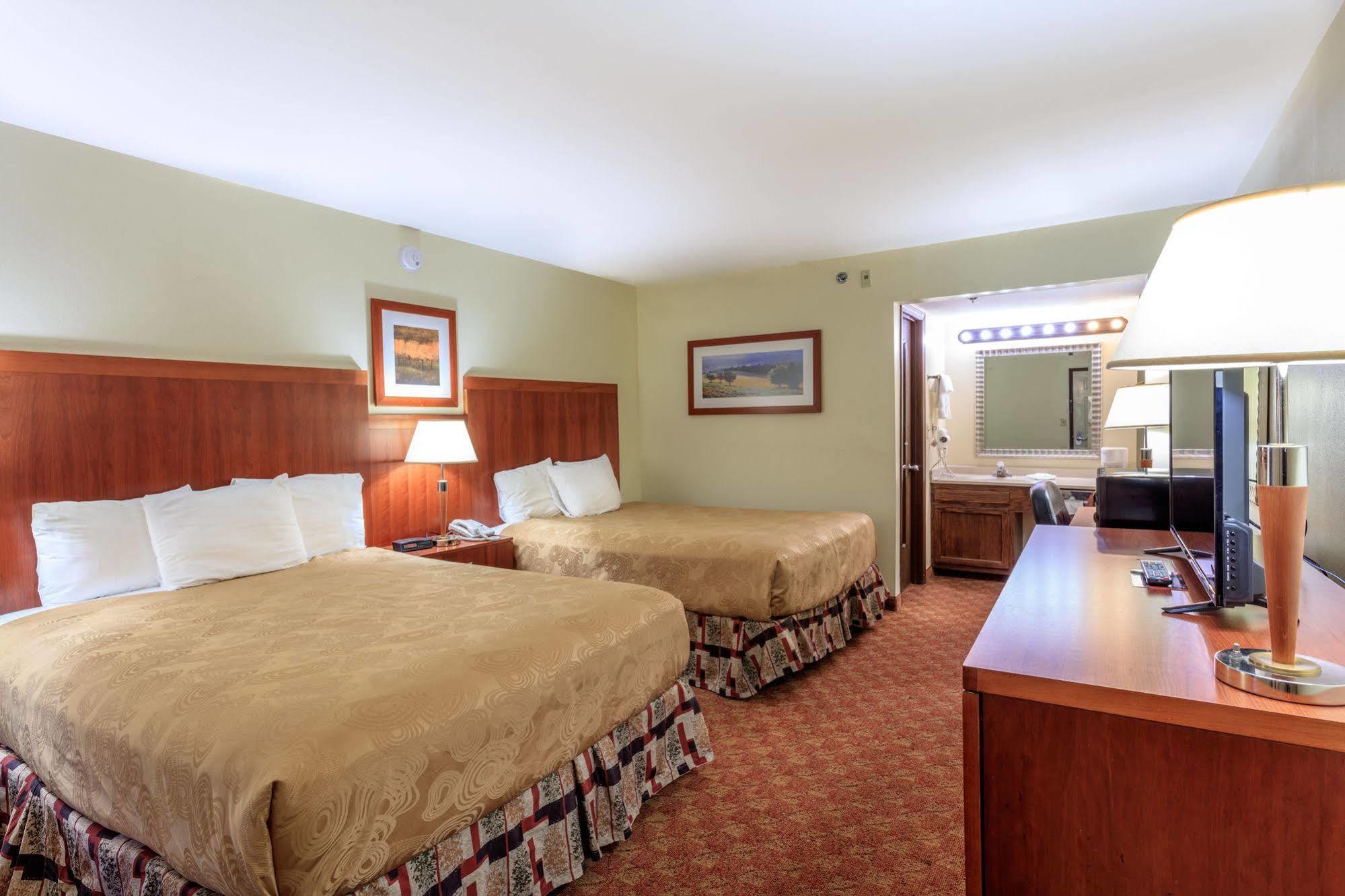 Angel Inn - By The Strip Branson Buitenkant foto